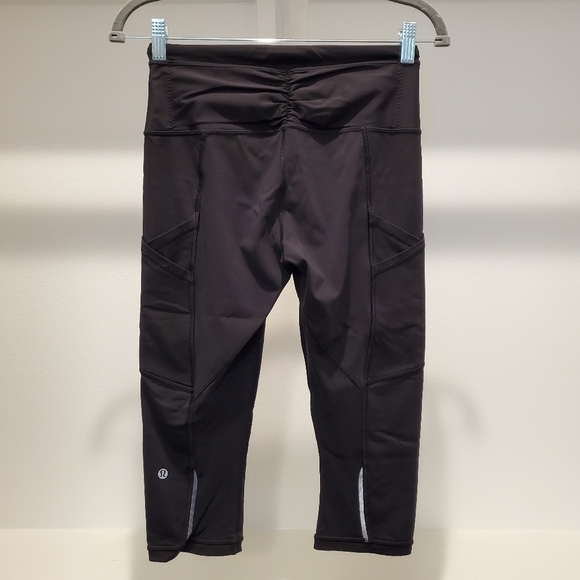 Lululemon Black Outrun Ruched Mesh Pocket Luxtreme Cropped Tight Leggings - Picture 8 of 12